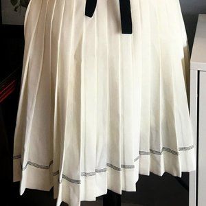 New Donna Karan silk pleated skirt